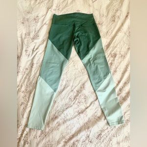 F21 - Green Athletic leggings - size Medium